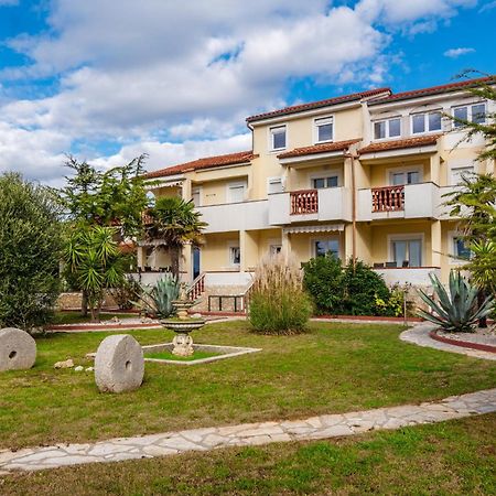 Apartments Strand Vir Exterior foto
