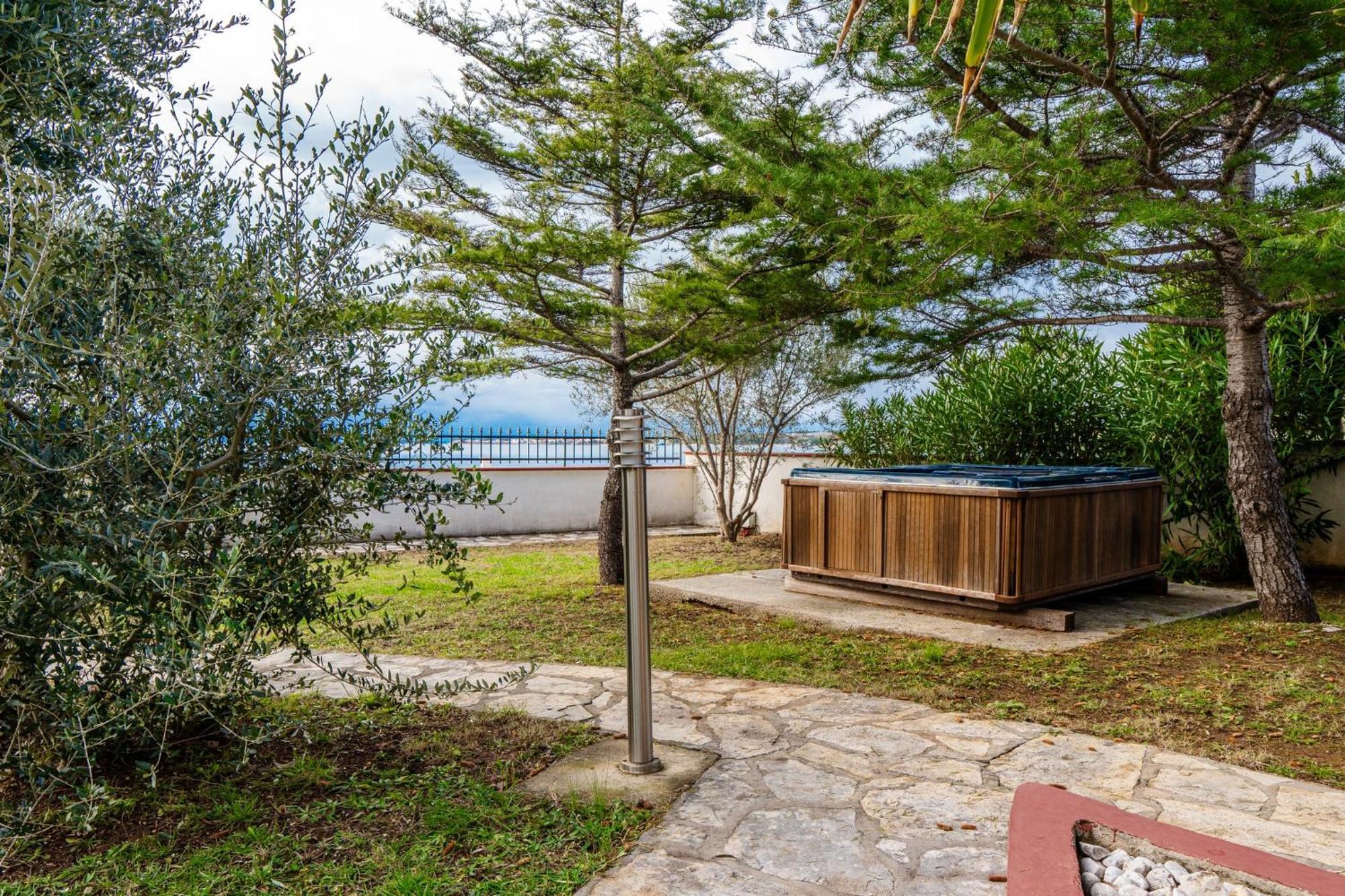 Apartments Strand Vir Exterior foto